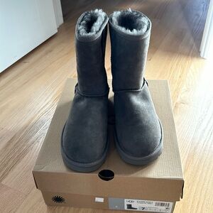UGG classic short shearling boot